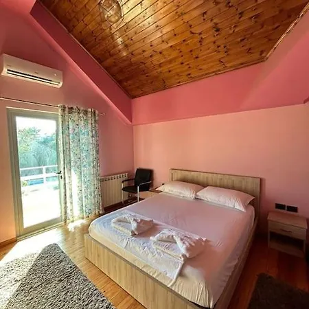 Private Hillside Near Teg Full Privacy * 티라나