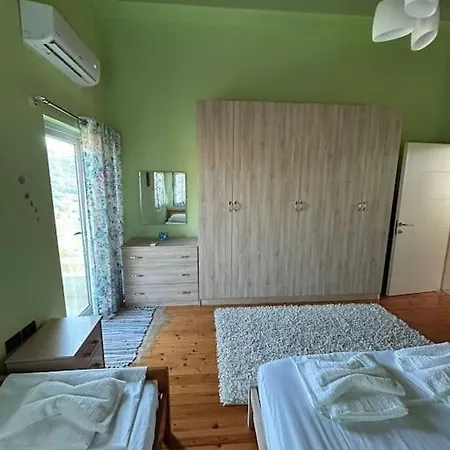 Private Hillside Near Teg Full Privacy 地拉那